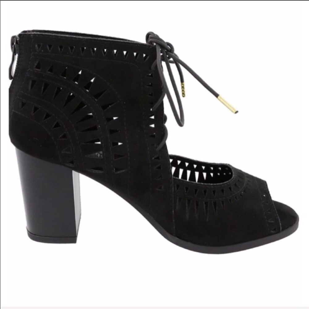 Last One⚡️Black Lace Up Laser Cut Bootie - Picture 4 of 8